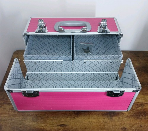 Pink aluminium vanity case - pink,