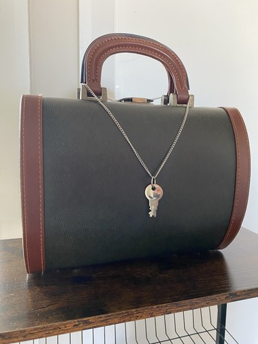 Green vintage styling travel - styling,