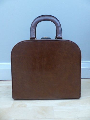 Vintage lockable travelling - lockable,