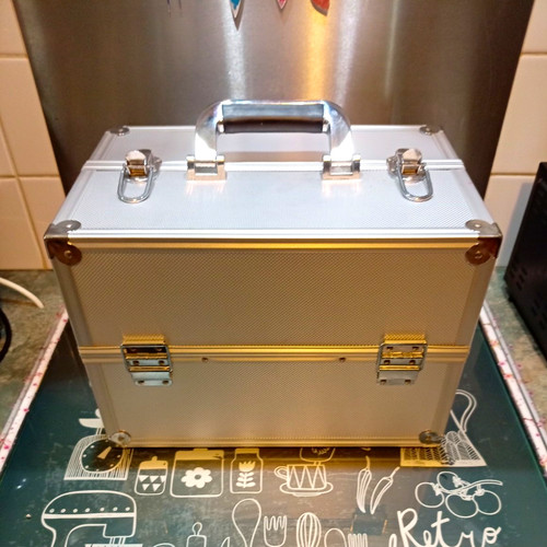 Silver aluminium make case - silver,