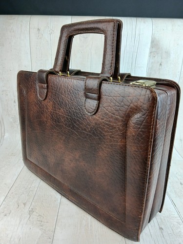 Vintage retro cavalet brown - retro,